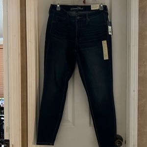 Universal Threads mid rise jegging
